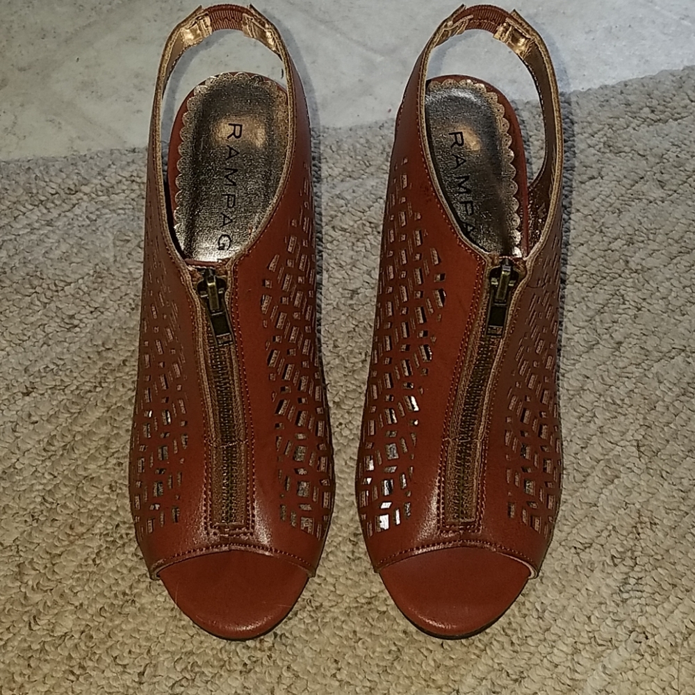 New! Rampage Peep Toe Wedges - Picture 3 of 8